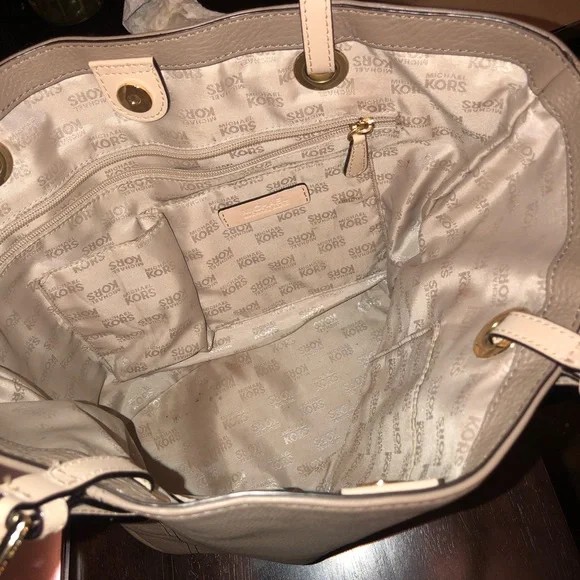 🔥SALE! Michael Kors Jet Set Leather Tote Bag🔥 - Picture 6 of 8